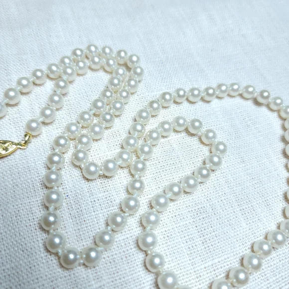 Vintage Pearl Necklace Glass Beaded Made In Japan  24" Hand Knot - Picture 4 of 9